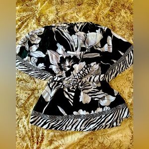 Beautiful Black & White Lightweight Top